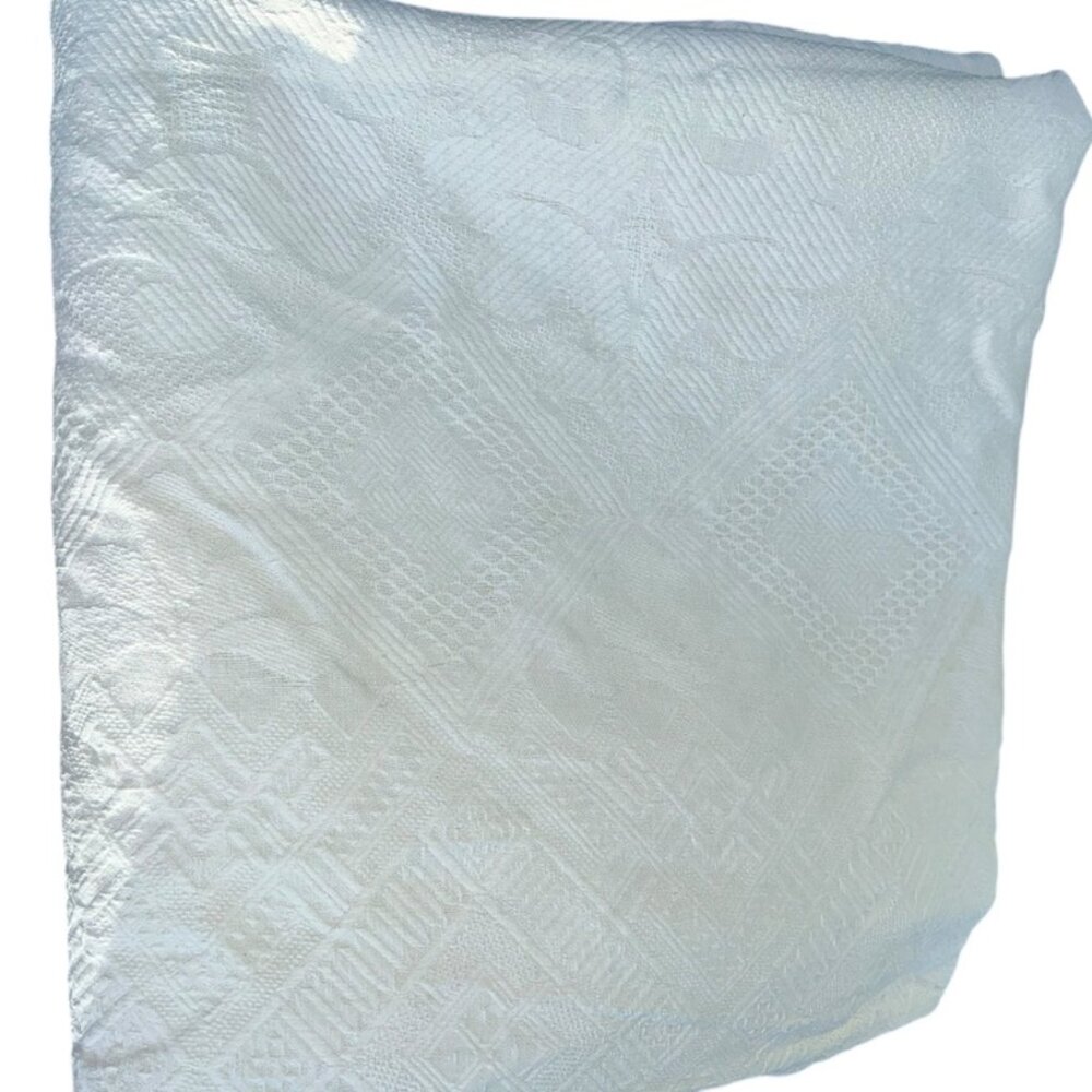 Antique white cotton Stunning Matellase coverlet bedspread TWIN